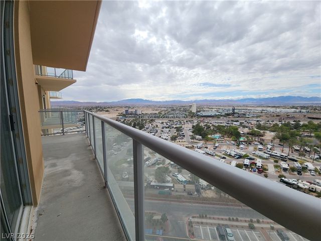 8255 Las Vegas Boulevard 1518, Las Vegas, NV 89123