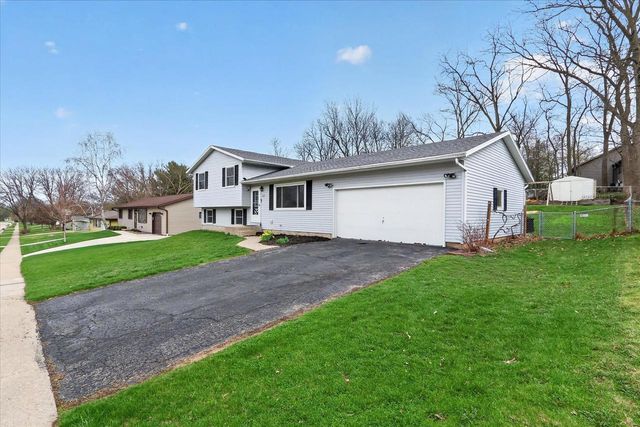 310 Ash Street, Oregon, WI 53575