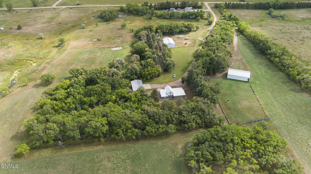 14402 41st Street NE, Baldwin, ND 58521 photo 2