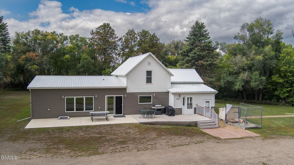 14402 41st Street NE, Baldwin, ND 58521 photo 3