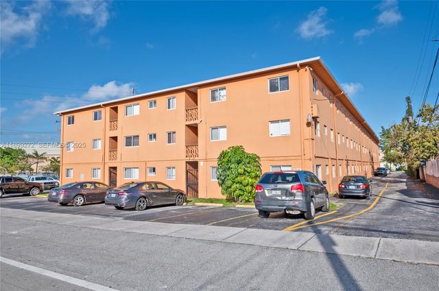 2330 NW 11th Street 46, Miami, FL 33125