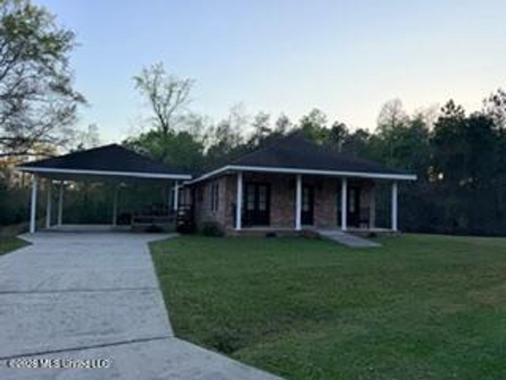 23 S Highlands Drive, Poplarville, MS 39470