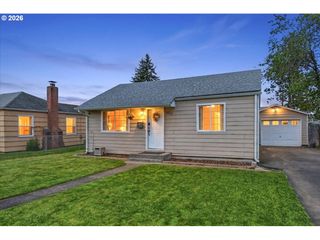 3042 FIELD St, Longview, WA 98632