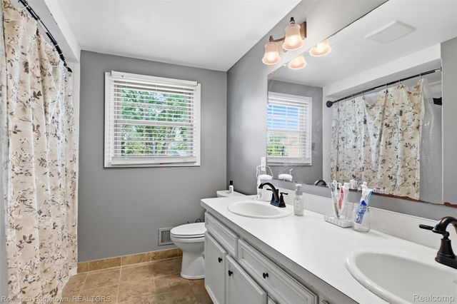 45870 Turtlehead Drive, Plymouth Charter Township, MI 48170