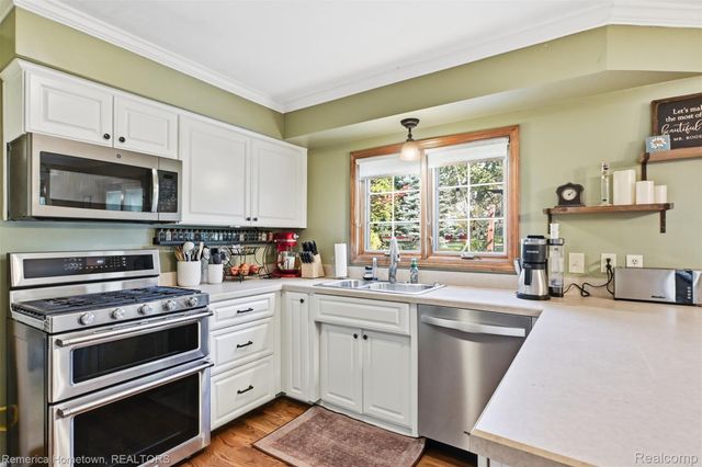 45870 Turtlehead Drive, Plymouth Charter Township, MI 48170