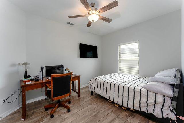 19 Valdarama Dr, Laguna Vista, TX 78578