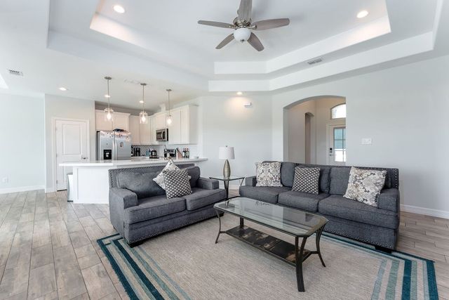 19 Valdarama Dr, Laguna Vista, TX 78578