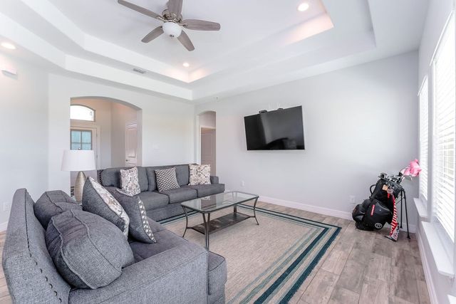 19 Valdarama Dr, Laguna Vista, TX 78578