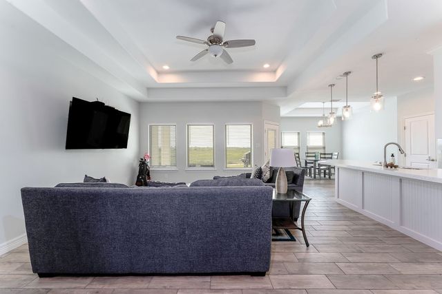 19 Valdarama Dr, Laguna Vista, TX 78578