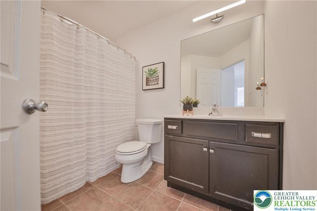 812 South Fork Drive, Forks Twp, PA 18040