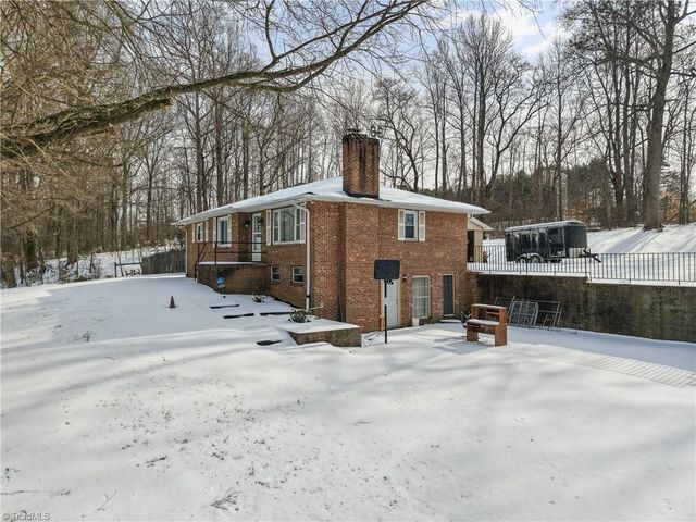 4150 High Point Road, Winston-salem, NC 27107