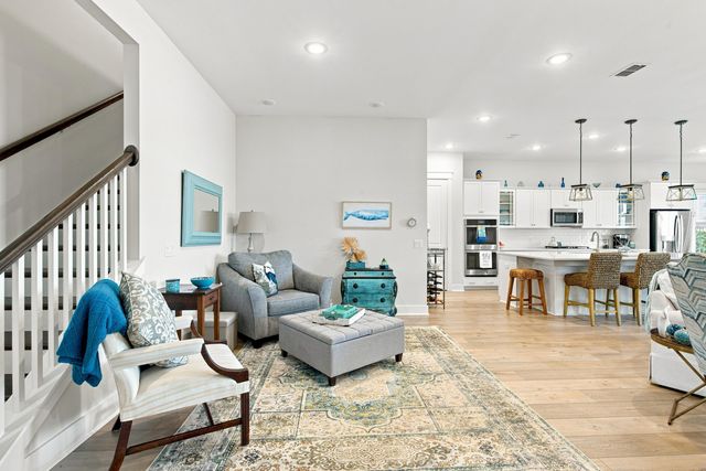 537 Marsh Cove Circle, Summerville, SC 29486