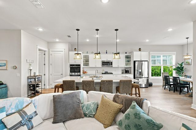 537 Marsh Cove Circle, Summerville, SC 29486