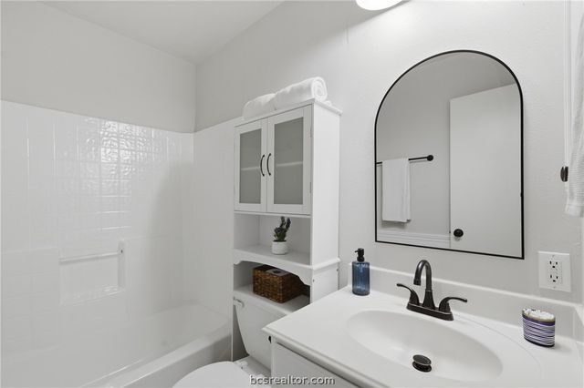 1707 Beaver Pond Court, Bryan, TX 77807