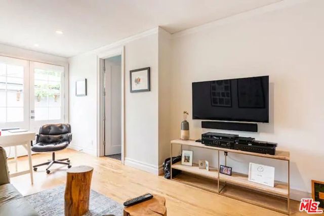 1972 Stearns Drive, Los Angeles, CA 90034