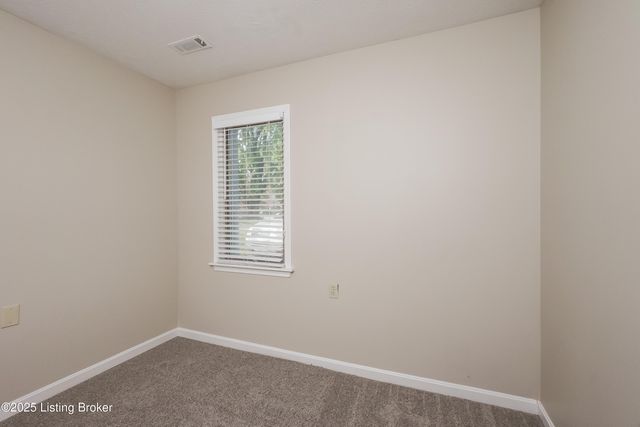 8704 Four Oaks Ct, Jeffersontown, KY 40299