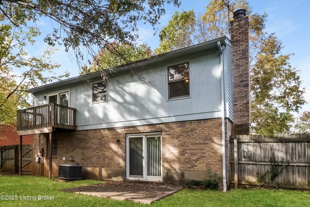 8704 Four Oaks Ct, Jeffersontown, KY 40299