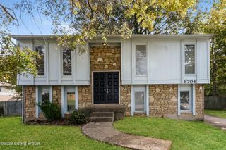 8704 Four Oaks Ct, Jeffersontown, KY 40299