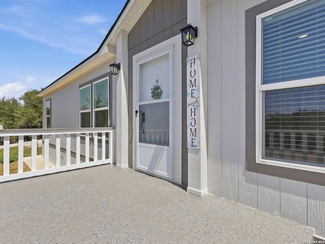 1035 Cypress Dr, Canyon Lake, TX 78133
