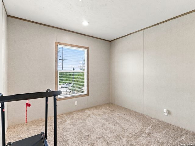 1035 Cypress Dr, Canyon Lake, TX 78133