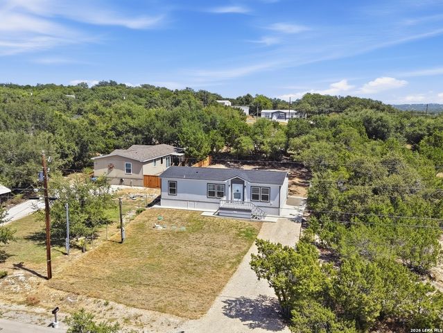 1035 Cypress Dr, Canyon Lake, TX 78133