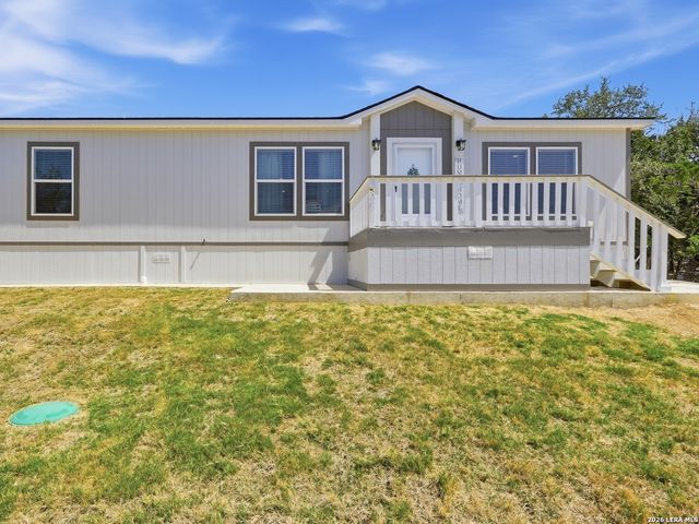 1035 Cypress Dr, Canyon Lake, TX 78133
