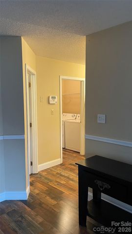 6912 Alanbrook Road, Charlotte, NC 28215