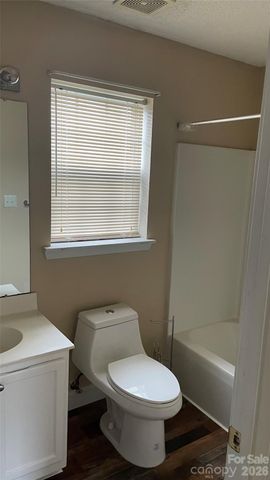 6912 Alanbrook Road, Charlotte, NC 28215