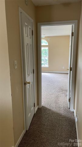 6912 Alanbrook Road, Charlotte, NC 28215