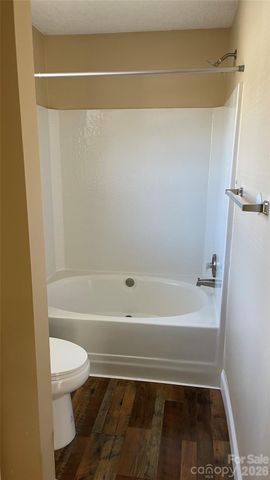 6912 Alanbrook Road, Charlotte, NC 28215