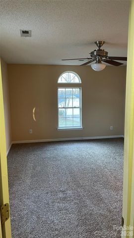 6912 Alanbrook Road, Charlotte, NC 28215