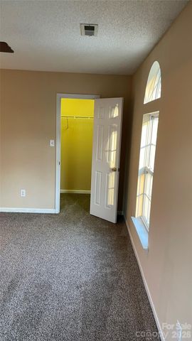 6912 Alanbrook Road, Charlotte, NC 28215