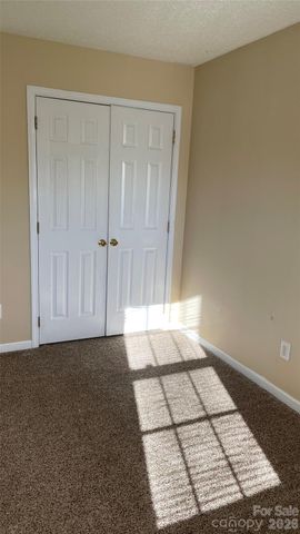 6912 Alanbrook Road, Charlotte, NC 28215