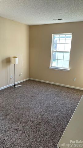 6912 Alanbrook Road, Charlotte, NC 28215