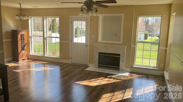 6912 Alanbrook Road, Charlotte, NC 28215