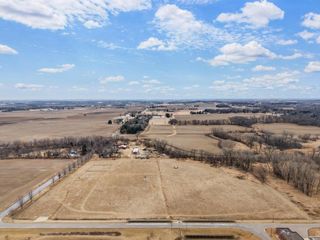 21 Ac Bailey Road, Sun Prairie, WI 53590