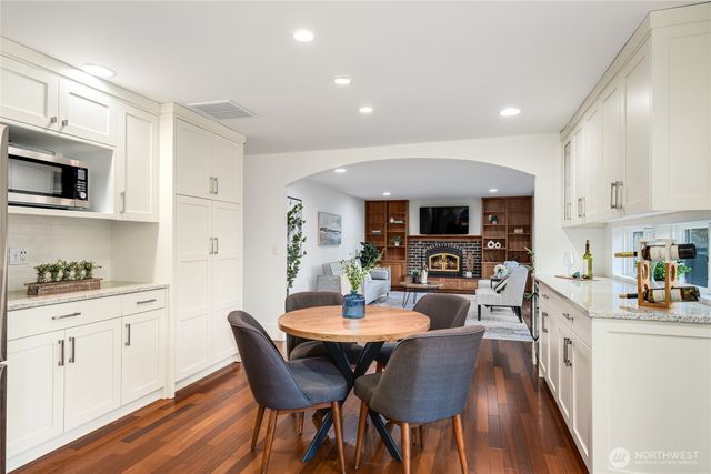 6116 152nd Avenue NE, Redmond, WA 98052