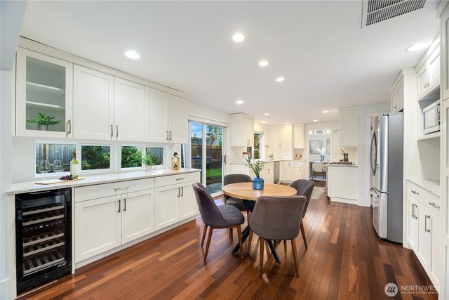 6116 152nd Avenue NE, Redmond, WA 98052