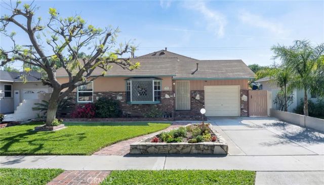 2404 W Ash Avenue, Fullerton, CA 92833