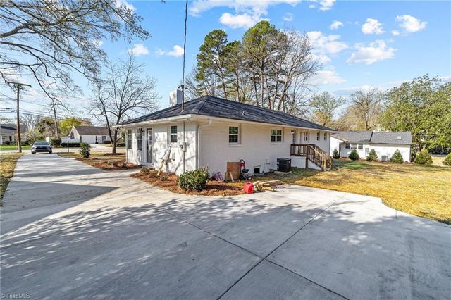 212 W Cornwallis Drive, Greensboro, NC 27408