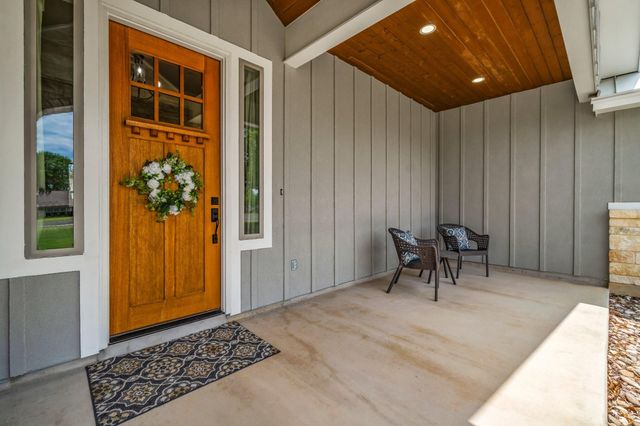 100 Calvary Drive, Adkins, TX 78101