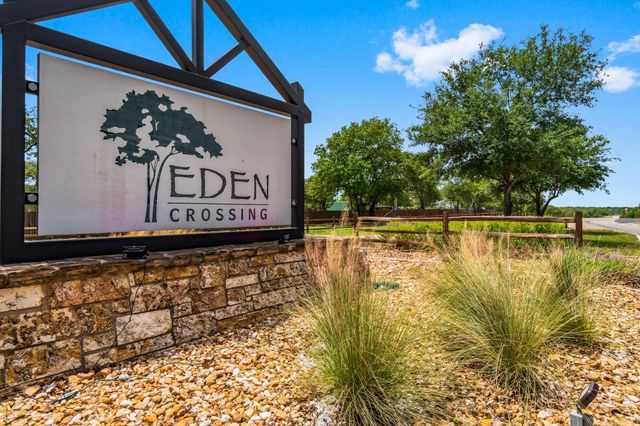 100 Calvary Drive, Adkins, TX 78101