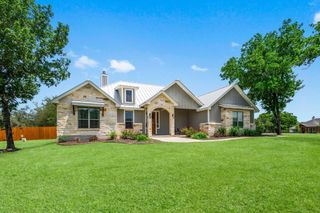 100 Calvary Drive, Adkins, TX 78101