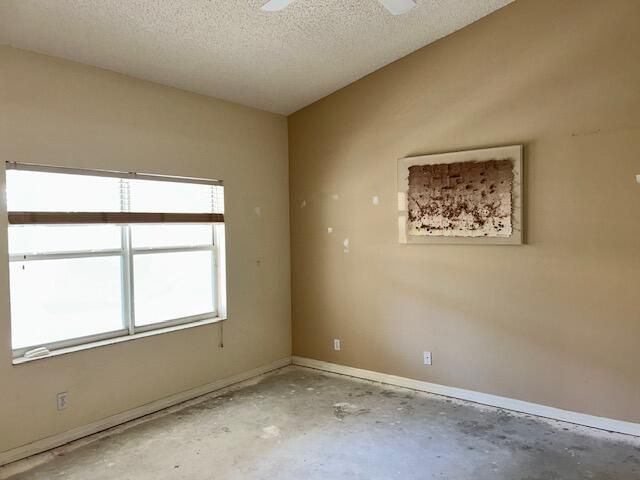 6092 Petunia Road, Delray Beach, FL 33484