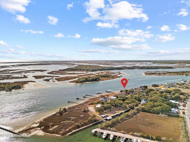 143 Capn Deck Lane, Swansboro, NC 28584