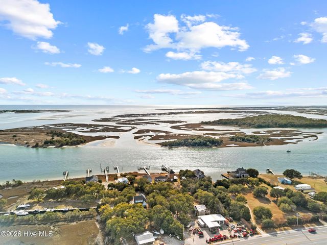 143 Capn Deck Lane, Swansboro, NC 28584