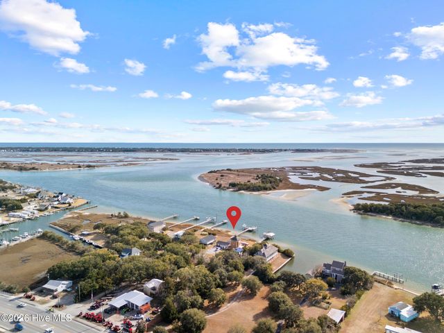 143 Capn Deck Lane, Swansboro, NC 28584