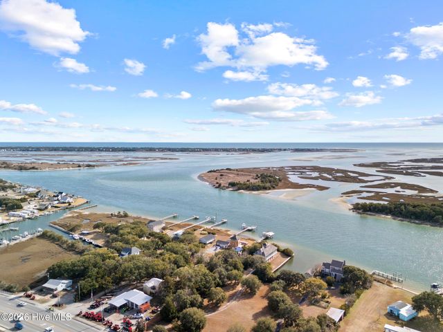 143 Capn Deck Lane, Swansboro, NC 28584