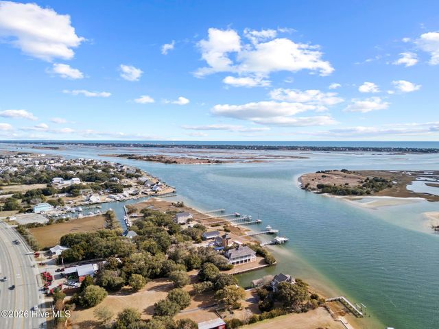 143 Capn Deck Lane, Swansboro, NC 28584