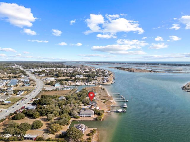 143 Capn Deck Lane, Swansboro, NC 28584